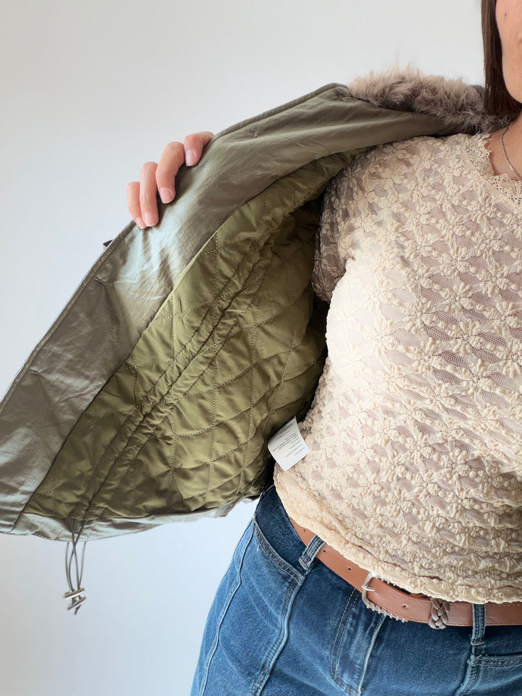 "AURA" JACKET WITH A FLUFFY COLLAR