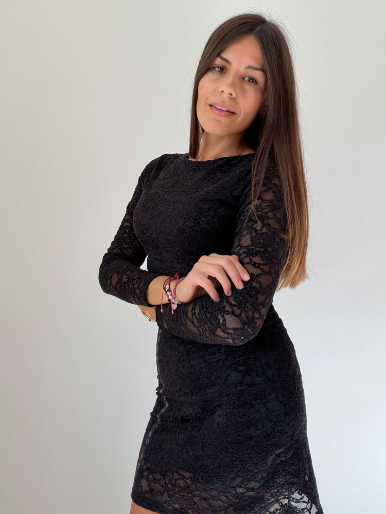 Дантелена рокля ,,Сюжет''