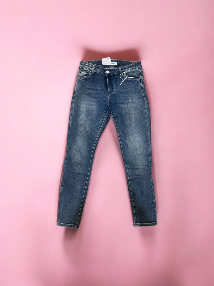 Дънки по тялото