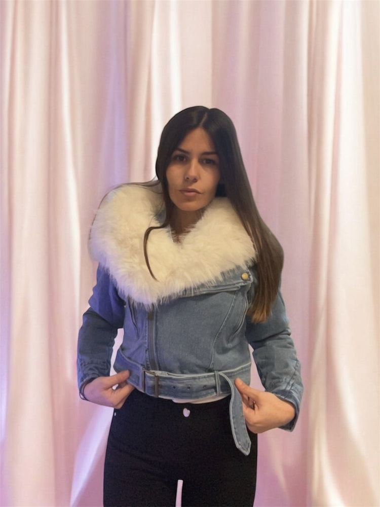 Яке с пухена яка